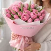 Любимые моменты – букет с розовыми кустовыми розами и тюльпанами 3
